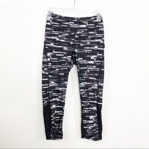 Kyodan Yoga Athletic Workout Capri Leggings, Size XS, Black White